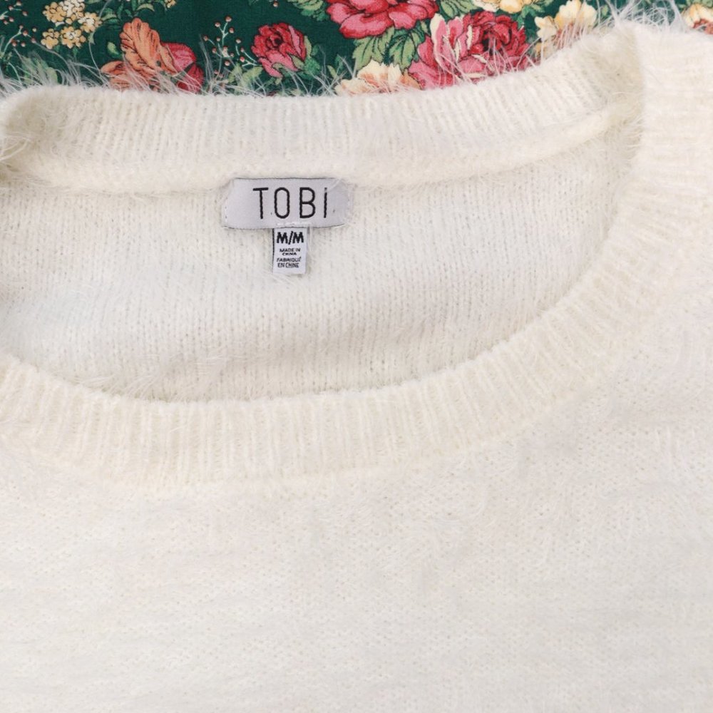 TOBI Fuzzy Sweater  	White/Gray/Black	Size	M - Picture 3 of 7